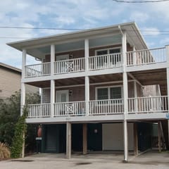 W236 - Beach Living