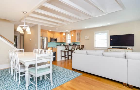 W236 - Beach Living - Image 2