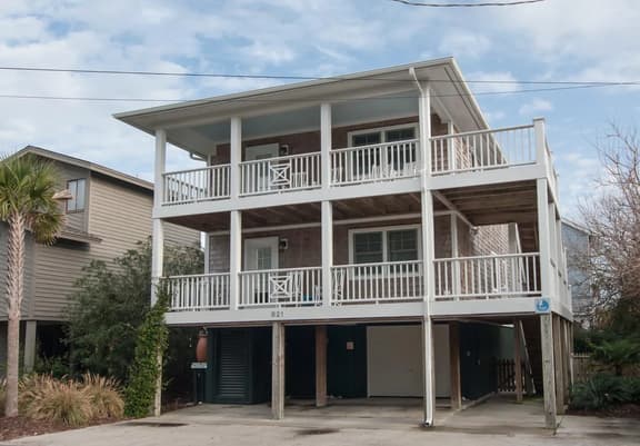 W236 - Beach Living - Image 1